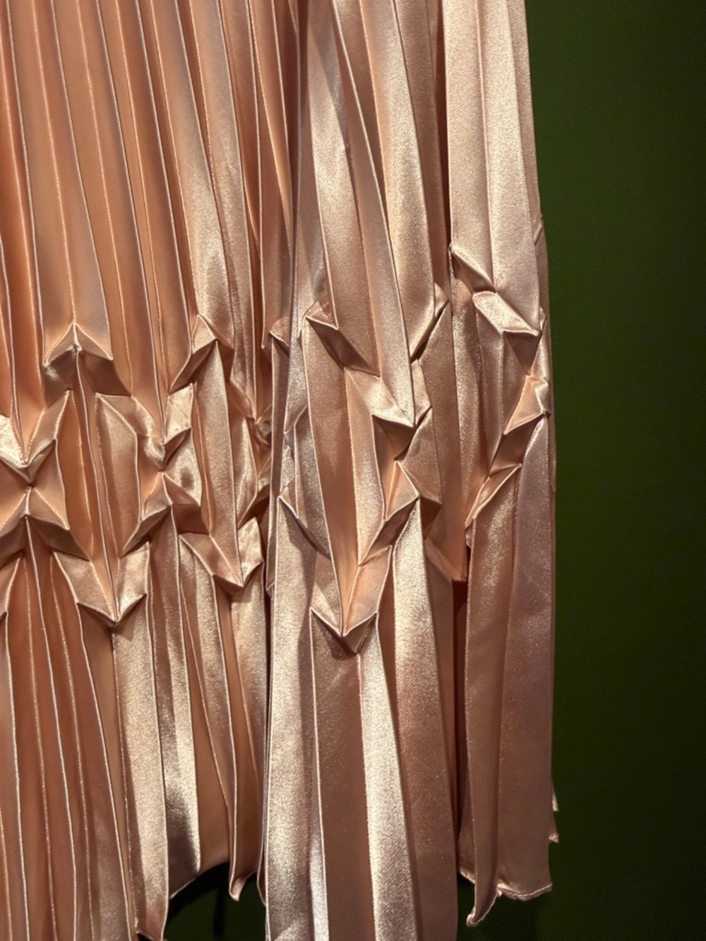 Ted Baker Pleated Pink Satin Midi Skirt - Picture 3 of 6